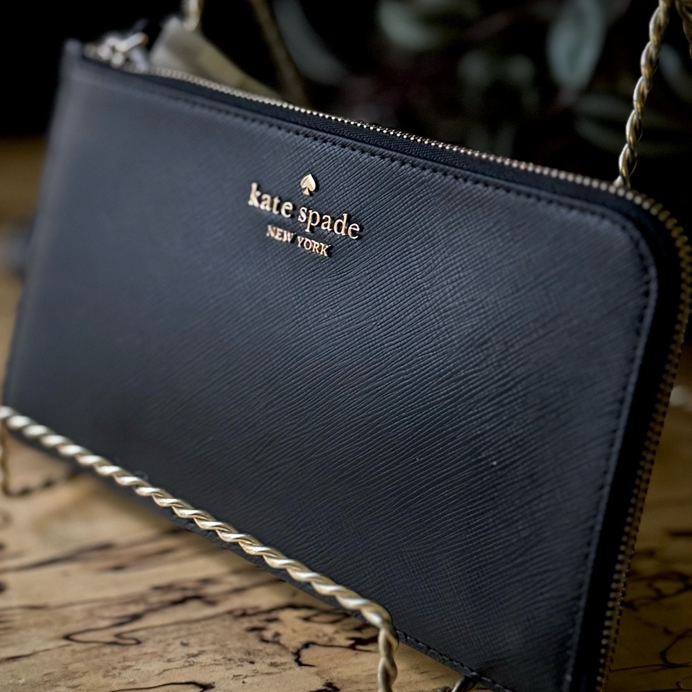 ♠️ NWT kate spade Lucy Medium L Zip Wristlet - Black